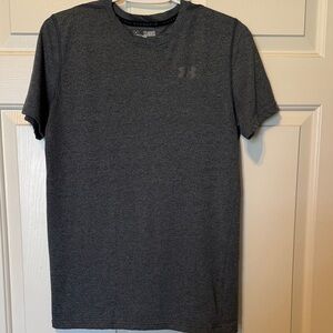 Under Armour boys xl Dark Gray Short Sleeve Tee